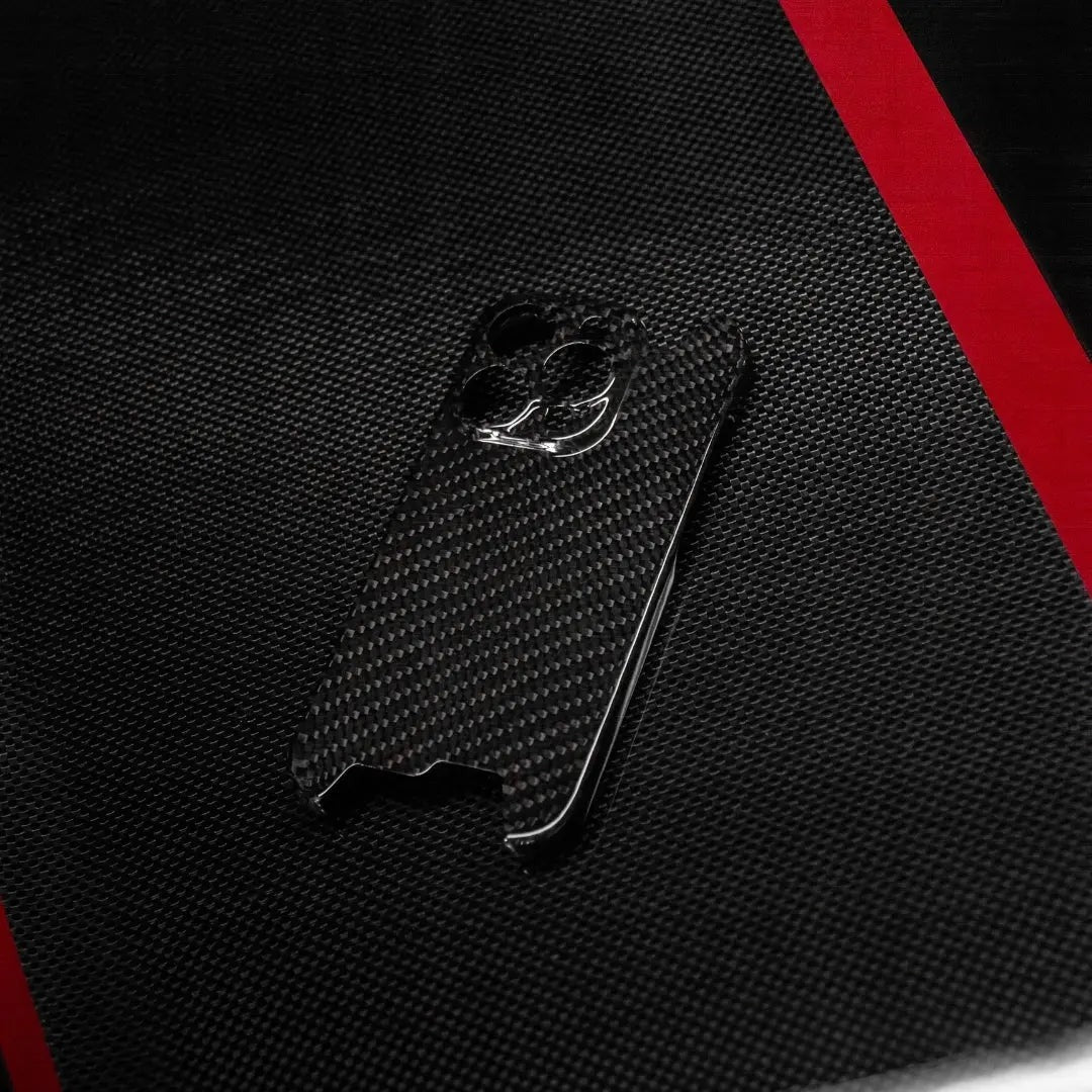 Coque iPhone entièrement en fibre de carbone
